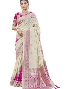 MANOHARI adorable woven pattern Banarasi Silk saree.
